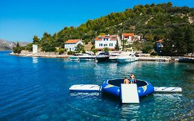 Villa Rava Hotel & Restaurant